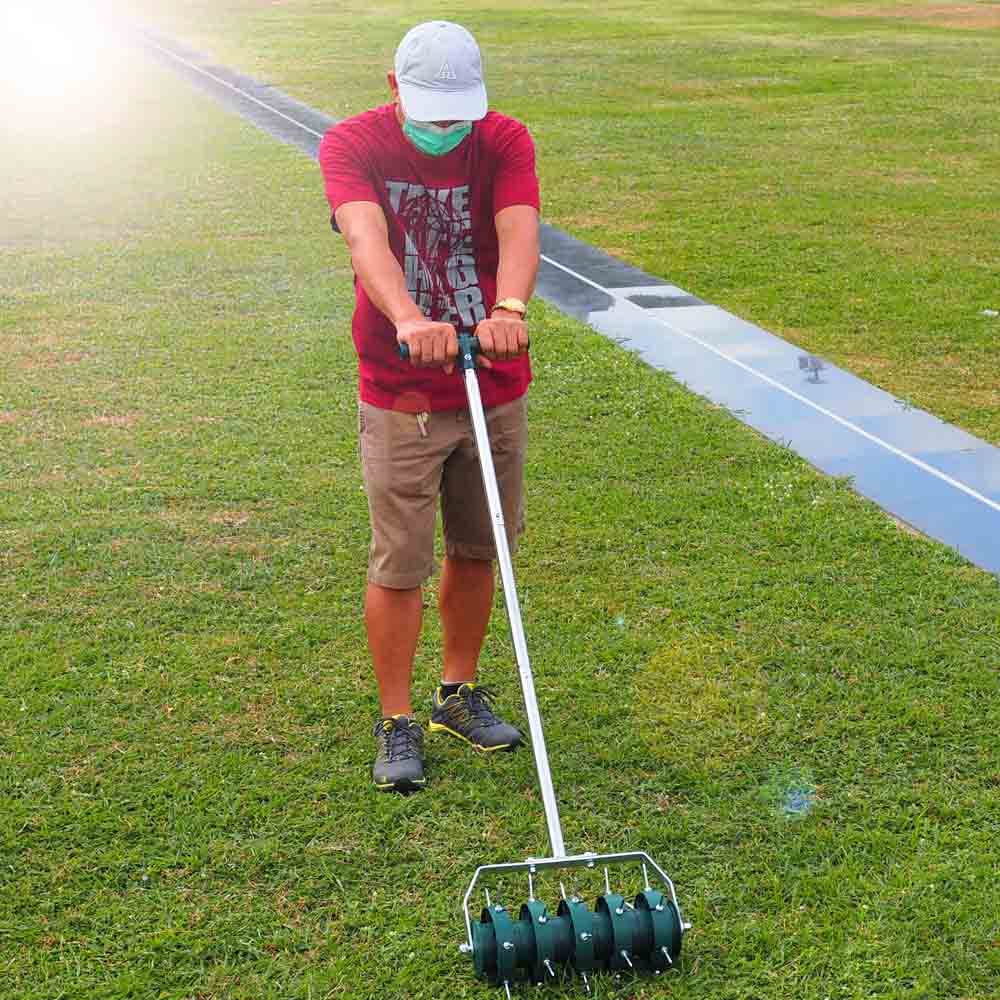 Grass Spike Roller: image 3