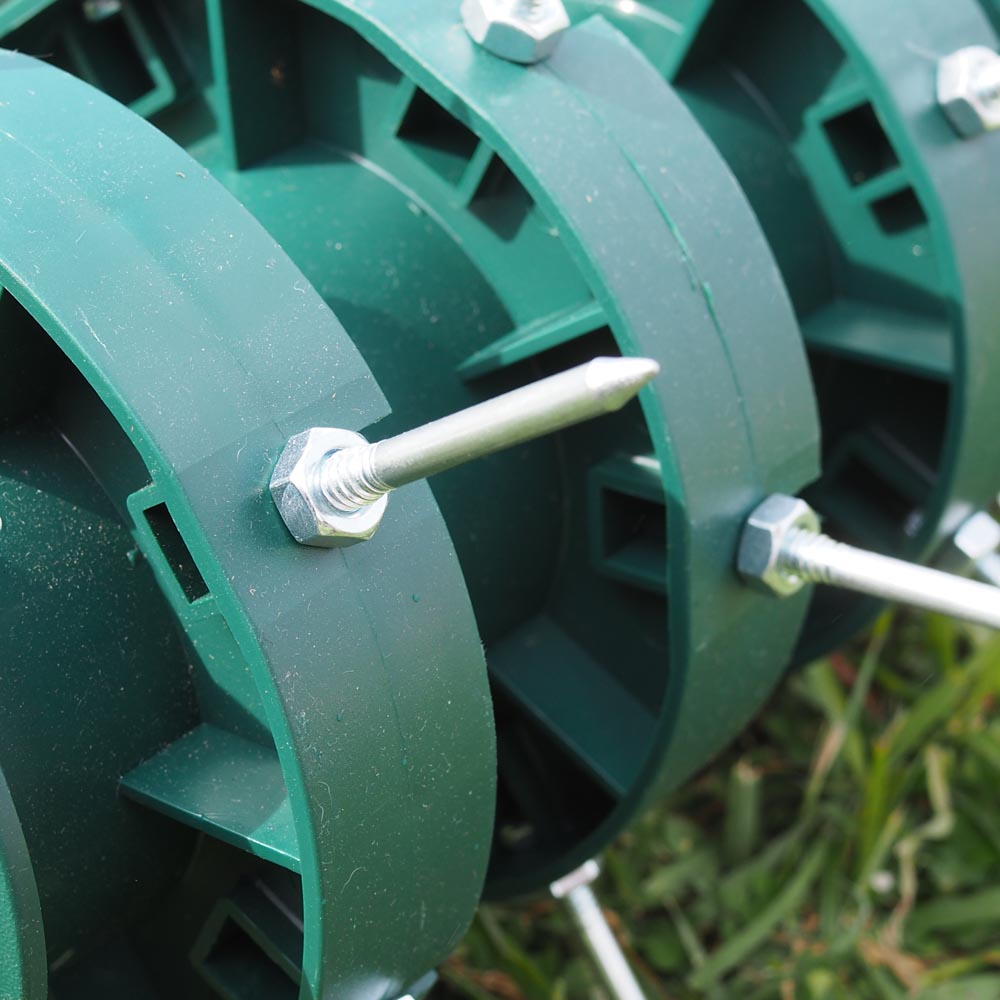 Grass Spike Roller: image 7